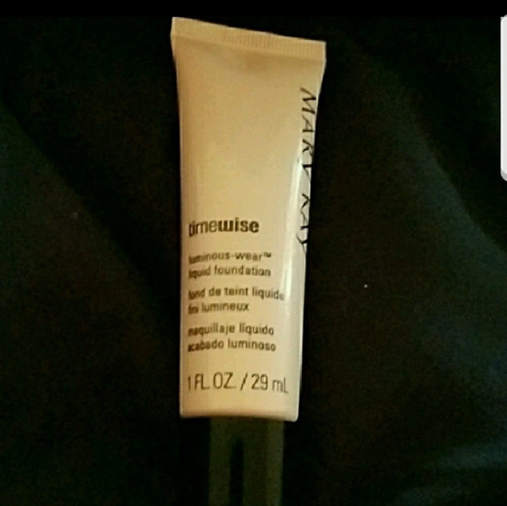 2 beige 5 Mary Kay foudation